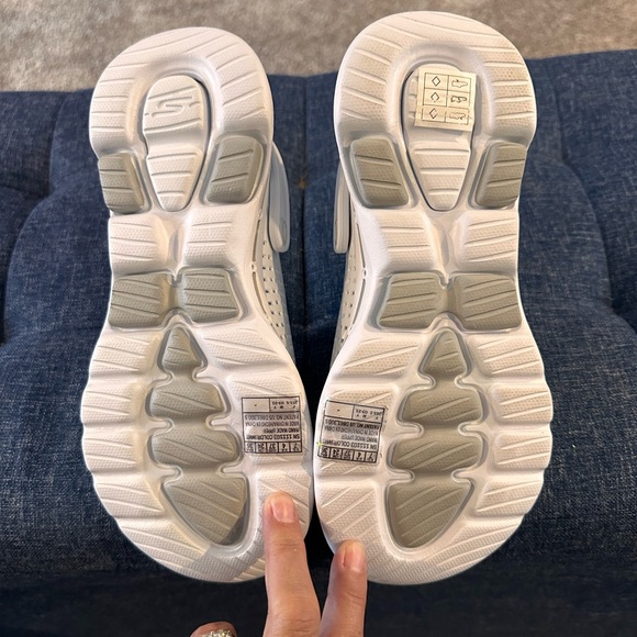 Skechers White Mules & Clogs - Picture 2 of 6